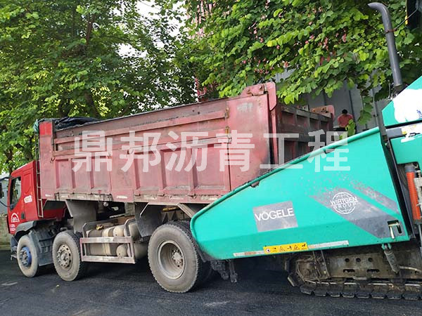泥头车